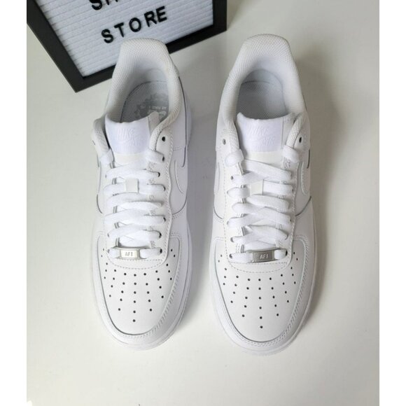 6 WOMEN'S  NIKE AIR FORCE 1 LOW ALL TRIPLE WHITE FV5951-111 B grade - Picture 8 of 12